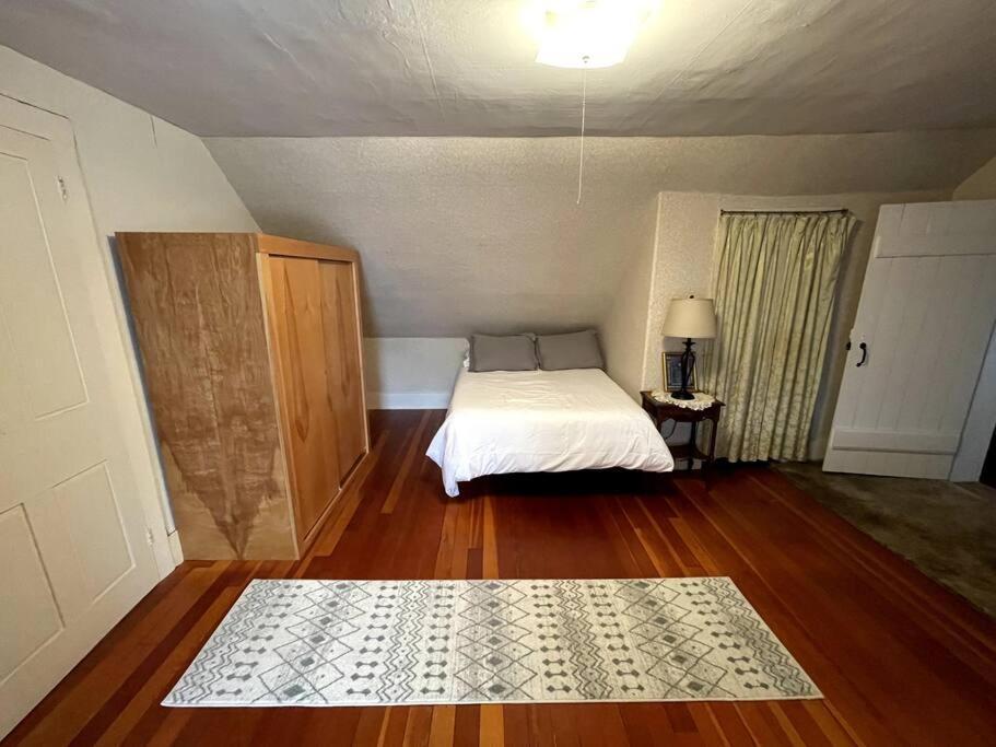 Cute 6-Bedroom Getaway In The Heart Of Λίτλτον Εξωτερικό φωτογραφία